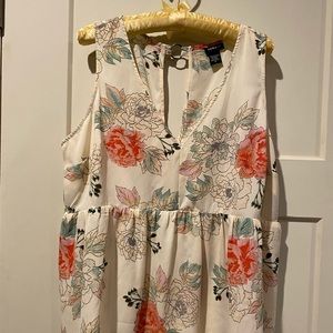 Fun Torrid flower top